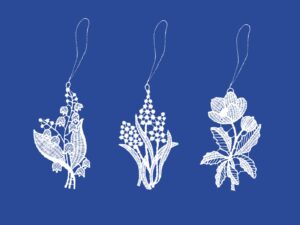 plauener spitze anhänger 3er set – maiglöckchen, traubenhyazinthe, trollblume
