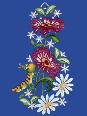 plauener spitze fensterbild raupe auf blume