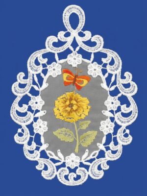 plauener spitze fensterbild tagetes mit schmetterling