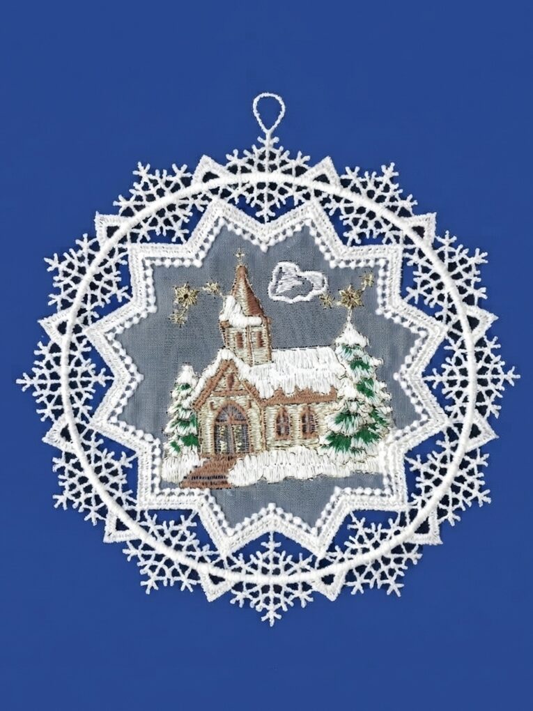 plauener spitze fensterbild schneesternrahmen mit kirche